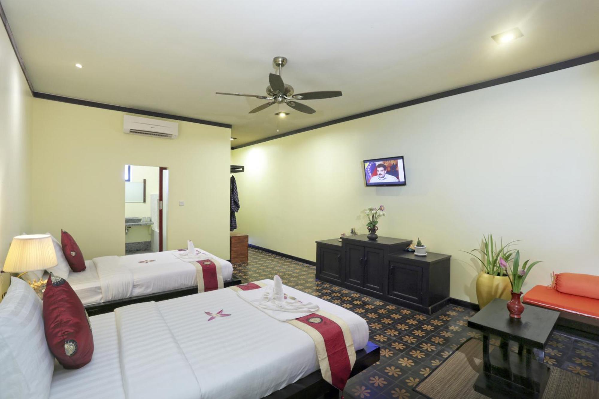 Residence Indochine Suite Сием Реап Стая снимка